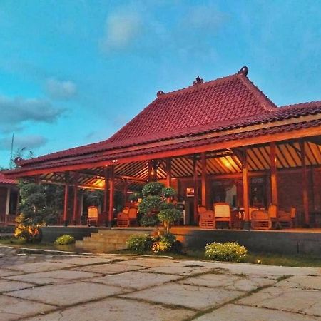 The Royal Joglo Hotel Tepus Exterior photo